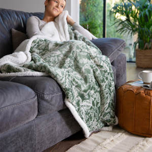 Deyongs Secret Garden Printed Fleece Electric Heated Throw